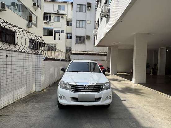 TOYOTA-HILUX-2.7 SRV 4X2 CD 16V FLEX 4P AUTOMÁTICO TOYOTA-HILUX-2015