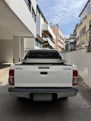 TOYOTA-HILUX-2015