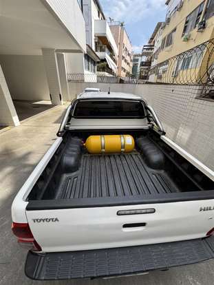 TOYOTA-HILUX-2.7 SRV 4X2 CD 16V FLEX 4P AUTOMÁTICO TOYOTA-HILUX-2015