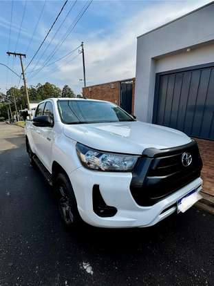 TOYOTA-HILUX-2022