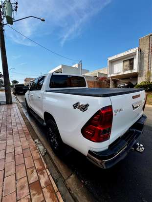 TOYOTA-HILUX-2022