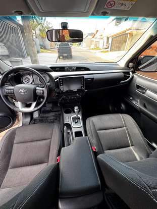 TOYOTA-HILUX-2022