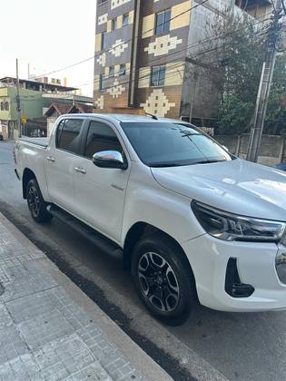 TOYOTA HILUX 2.8 D-4D TURBO DIESEL CD SRV 4X4 AUTOMÁTICO