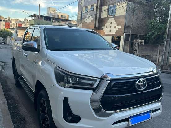 TOYOTA-HILUX-2.8 D-4D TURBO DIESEL CD SRV 4X4 AUTOMÁTICO TOYOTA-HILUX-2024