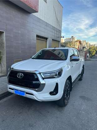 TOYOTA-HILUX-2.8 D-4D TURBO DIESEL CD SRV 4X4 AUTOMÁTICO TOYOTA-HILUX-2024