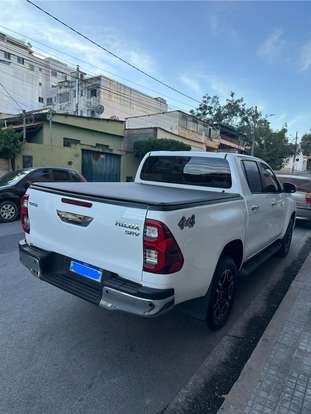 TOYOTA-HILUX-2024