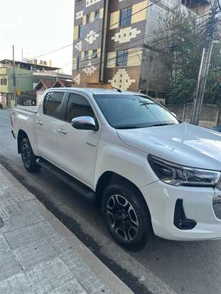 TOYOTA-HILUX-2024