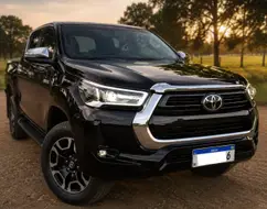 TOYOTA HILUX 2.8 D-4D TURBO DIESEL CD SRX 4X4 AUTOMÁTICO TOYOTA HILUX 2.8 D-4D TURBO DIESEL CD SRX 4X4 AUTOMÁTICO