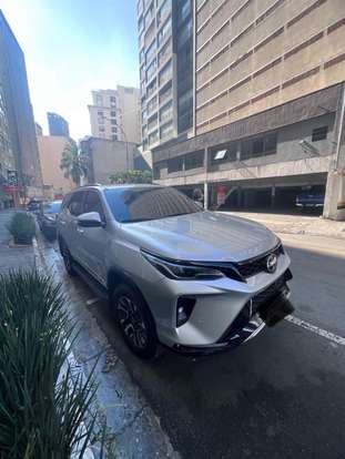 TOYOTA-HILUX SW4-2025