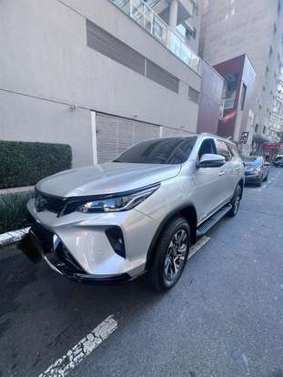 TOYOTA-HILUX SW4-2025