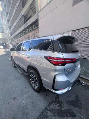 TOYOTA-HILUX SW4-2025
