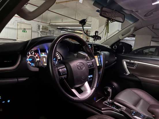 TOYOTA-HILUX SW4-2018
