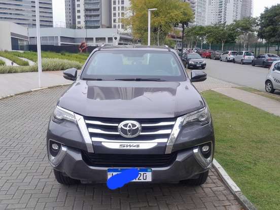 TOYOTA-HILUX SW4-2.8 SRX 4X4 7 LUGARES 16V TURBO INTERCOOLER DIESEL 4P AUTOMÁTICO TOYOTA-HILUX SW4-2017