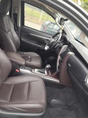TOYOTA-HILUX SW4-2017
