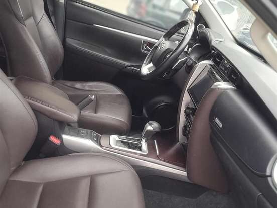 TOYOTA-HILUX SW4-2.8 SRX 4X4 7 LUGARES 16V TURBO INTERCOOLER DIESEL 4P AUTOMÁTICO TOYOTA-HILUX SW4-2017