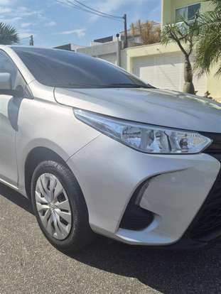 TOYOTA-YARIS-2024