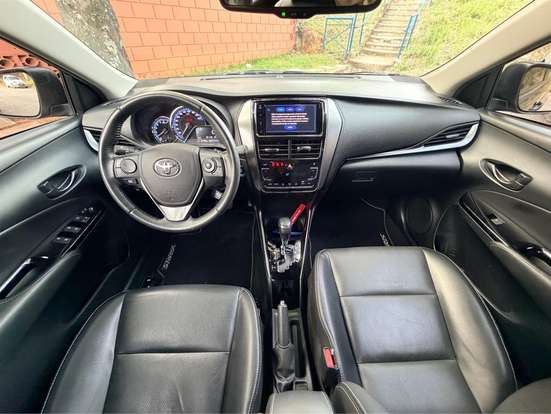 TOYOTA-YARIS-2023