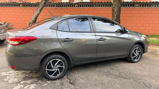 TOYOTA-YARIS-2023