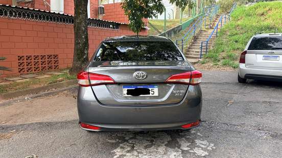 TOYOTA-YARIS-2023