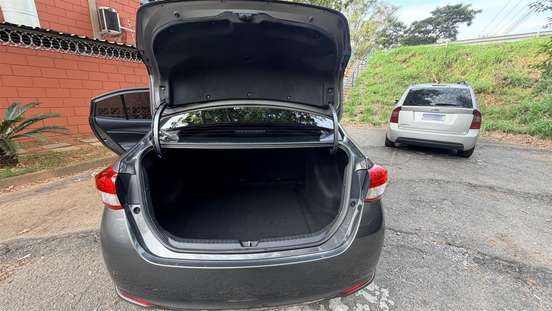 TOYOTA-YARIS-2023