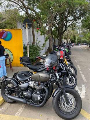 TRIUMPH-BONNEVILLE BOBBER 1200-2020