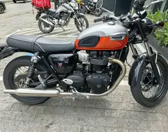 TRIUMPH BONNEVILLE T100 900 TRIUMPH BONNEVILLE T100 900