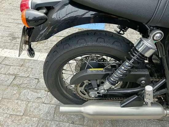 TRIUMPH-BONNEVILLE T100 900-2025