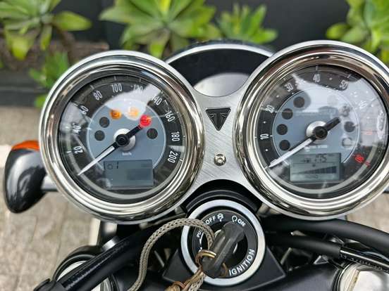 TRIUMPH-BONNEVILLE T100 900 TRIUMPH-BONNEVILLE T100 900-2025