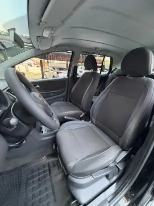 VOLKSWAGEN-FOX-2011