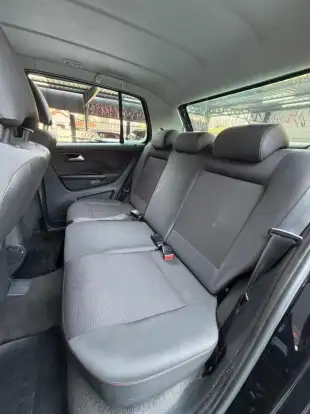 VOLKSWAGEN-FOX-2011