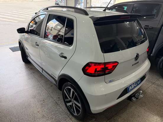 VOLKSWAGEN-FOX-2018