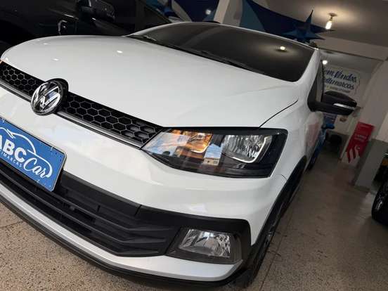 VOLKSWAGEN-FOX-2018
