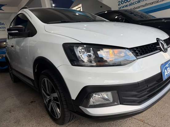 VOLKSWAGEN-FOX-2018