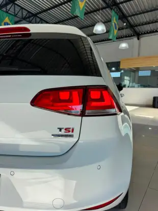 VOLKSWAGEN-GOLF-2014