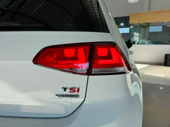 VOLKSWAGEN-GOLF-1.4 TSI COMFORTLINE 16V GASOLINA 4P AUTOMÁTICO VOLKSWAGEN-GOLF-2014