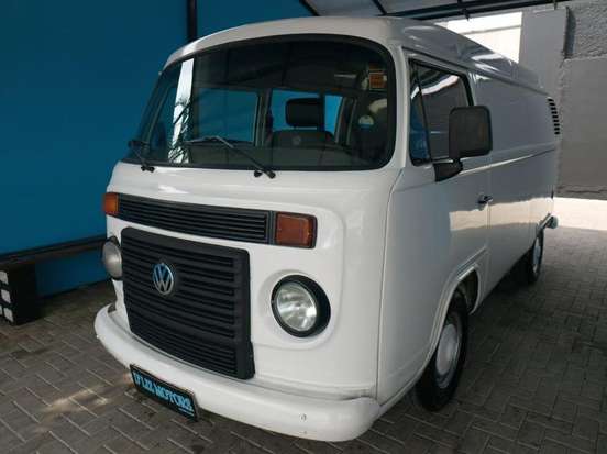 VOLKSWAGEN-KOMBI-2011