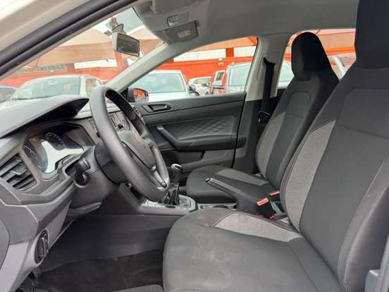VOLKSWAGEN-POLO-2023