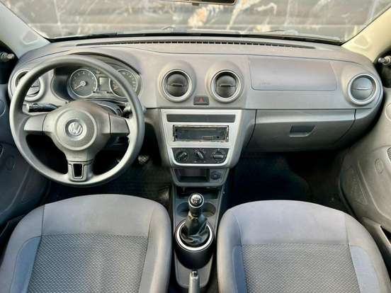 VOLKSWAGEN-VOYAGE-2014