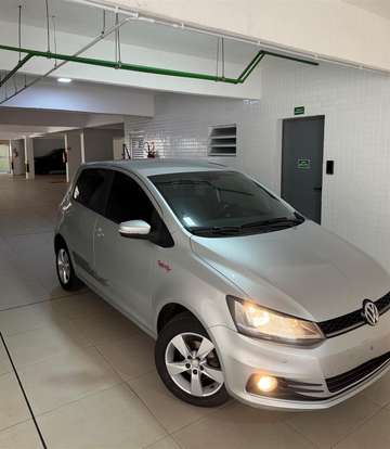 VOLKSWAGEN-FOX-2015