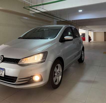 VOLKSWAGEN-FOX-2015