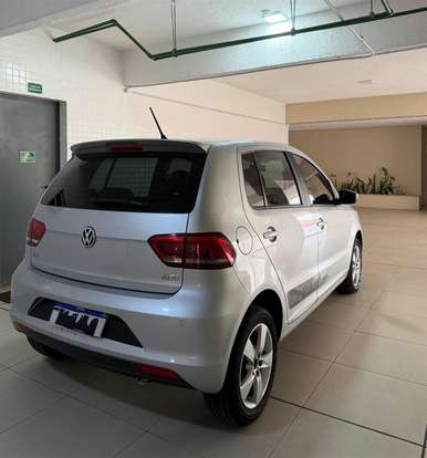 VOLKSWAGEN-FOX-2015