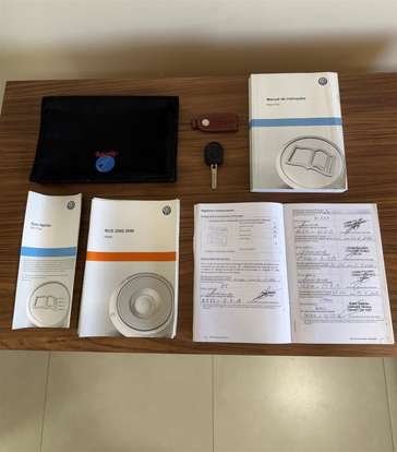 VOLKSWAGEN-FOX-2015