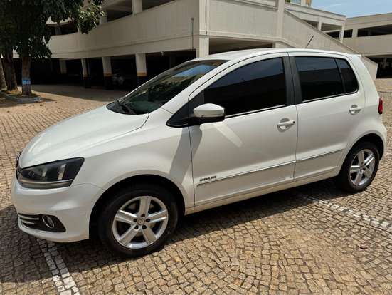 VOLKSWAGEN-FOX-2016