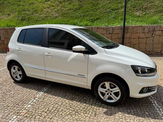 VOLKSWAGEN-FOX-1.6 MSI HIGHLINE 16V FLEX 4P MANUAL VOLKSWAGEN-FOX-2016