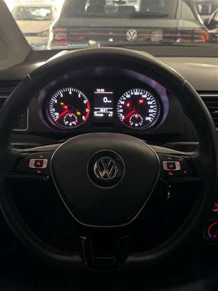 VOLKSWAGEN-FOX-2016
