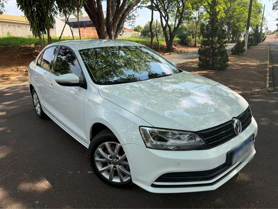 VOLKSWAGEN-JETTA-1.4 16V TSI TRENDLINE GASOLINA 4P TIPTRONIC VOLKSWAGEN-JETTA-2016