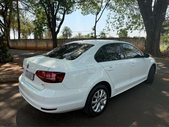 VOLKSWAGEN-JETTA-1.4 16V TSI TRENDLINE GASOLINA 4P TIPTRONIC VOLKSWAGEN-JETTA-2016