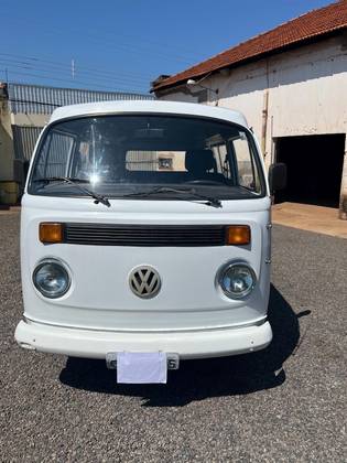 VOLKSWAGEN KOMBI 1.6 MI STD LOTAÇÃO 8V GASOLINA 3P MANUAL