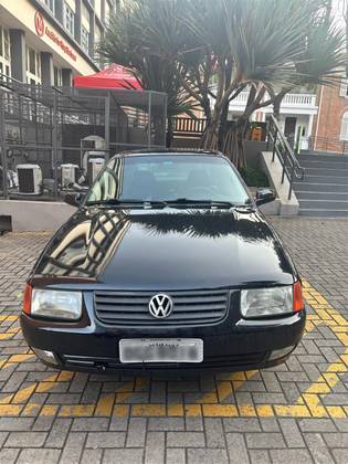 VOLKSWAGEN SANTANA 1.8 MI 8V GASOLINA 4P MANUAL