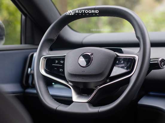 VOLVO-EX30-2024